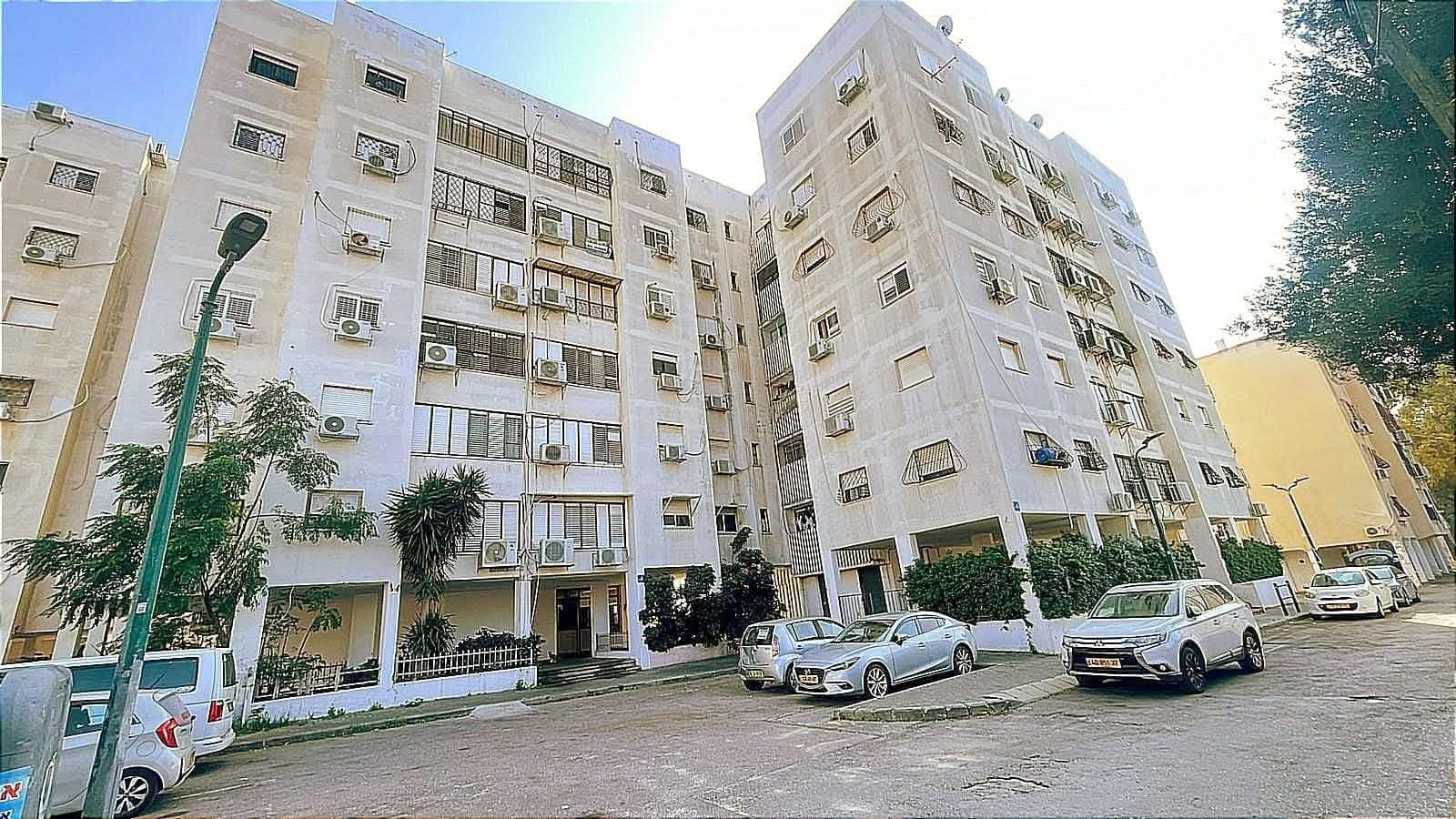 נמכר — יצחק בן חנן 6 נתניה
